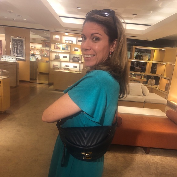 Meet your Posher, Jennifer - Picture 2 of 8